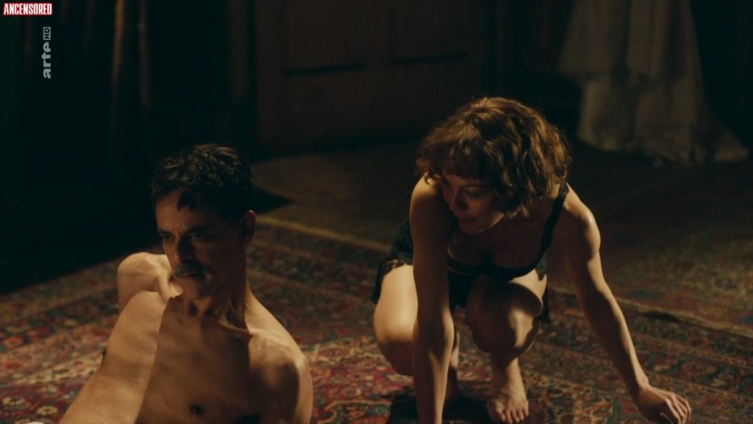 Helen Maccrori bed scenes