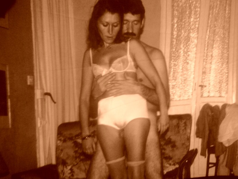 Amateur retro petting