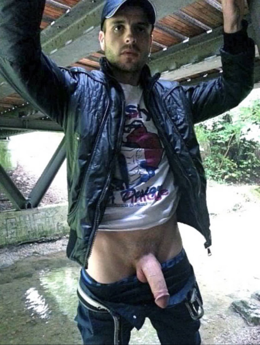 Skinhead with big dick