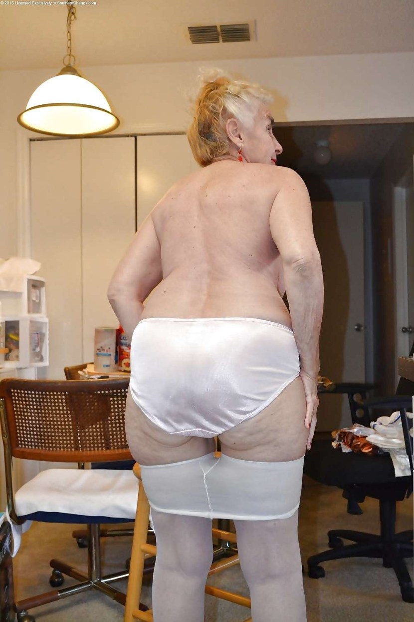 Sexy Old Granny Panti Ass