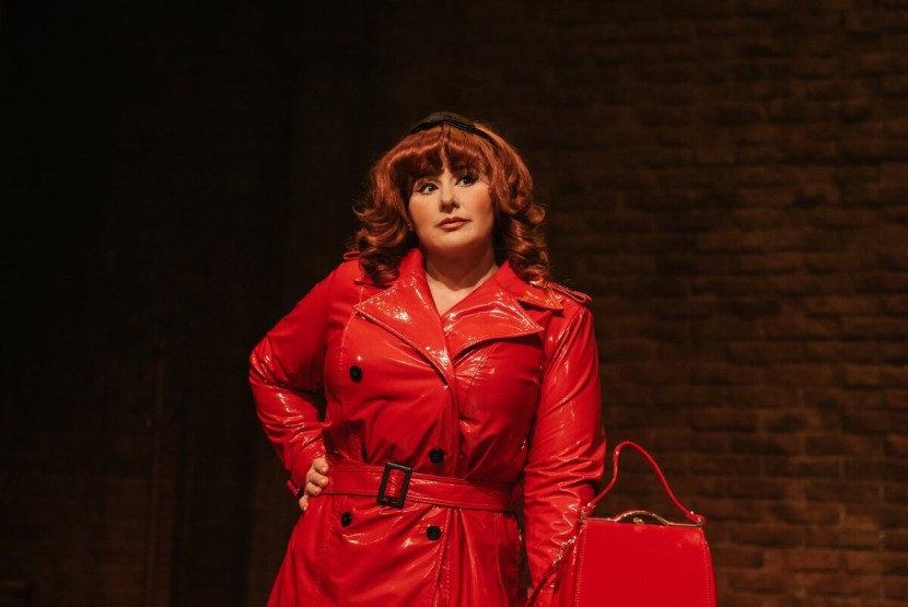 Sew the old woman performance