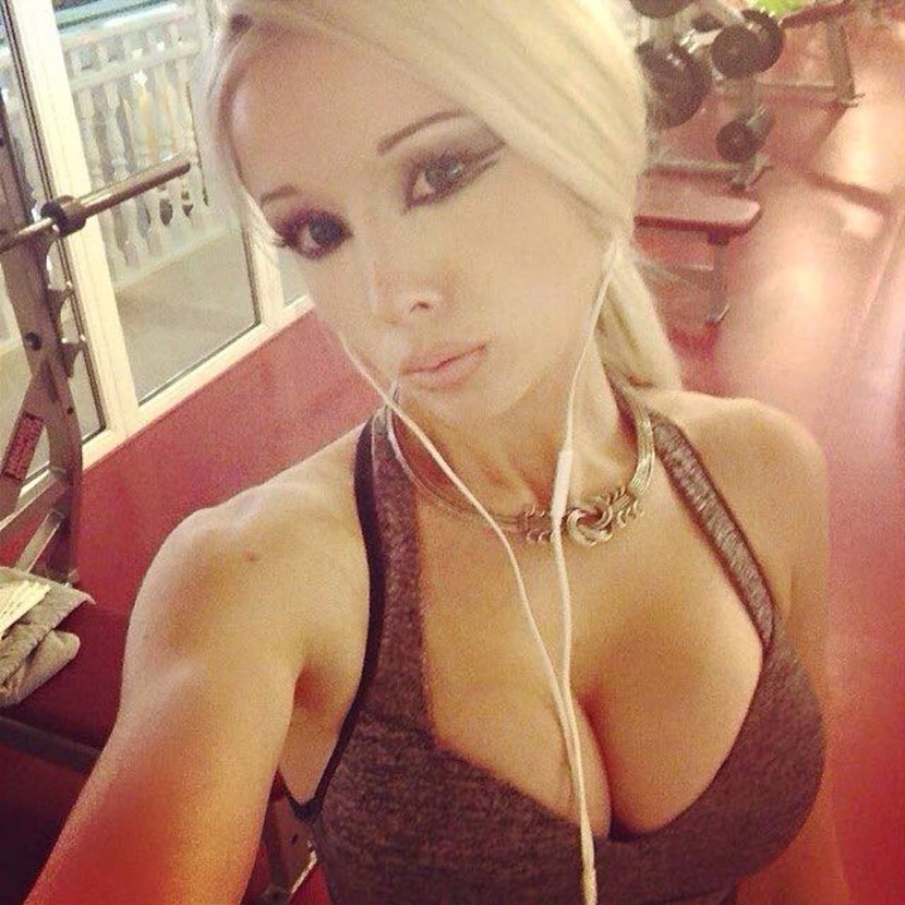 Valeria Lukyanova Selfie
