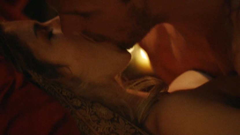 Series arrow erotic scenes