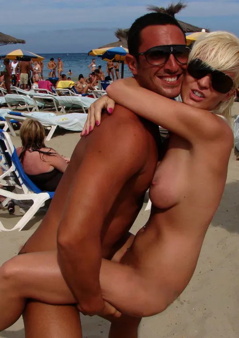 Beach parties Topless