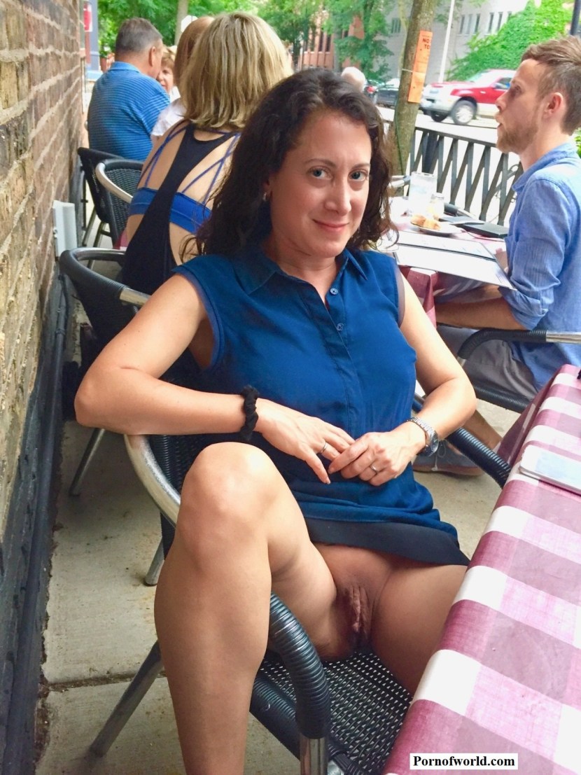 Upskirt Mature amateur