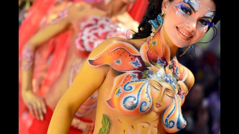 Bodiart on a naked female body