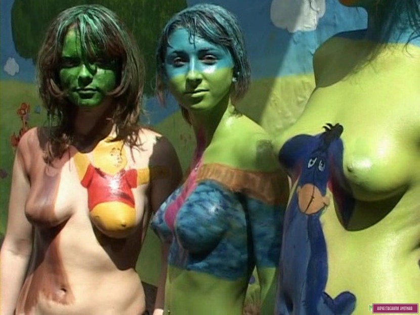 Bodiart on a naked female body