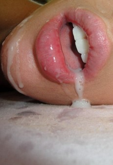 Drooling Blowjob with Piercings (84 photos)