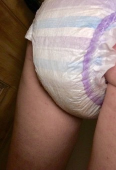 Girl in a Diaper (68 photos)