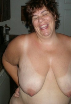 Fat Chicks with Saggy Boobs (68 photos)