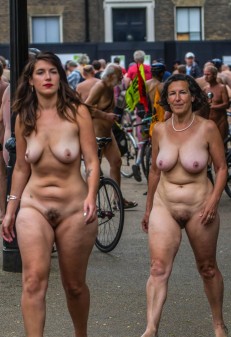 A festival of naked Mature Women (84 photos)