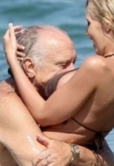 Sex with Elderly Ukraine Women (82 photos)
