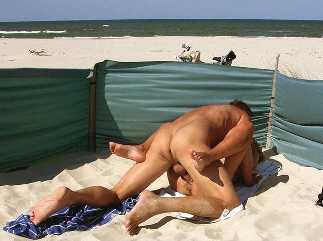 https://ddeva.info/titki/uploads/posts/2022-12/1672498733_78-ddeva-info-p-porn-seduces-on-a-nudist-beach-80.jpg