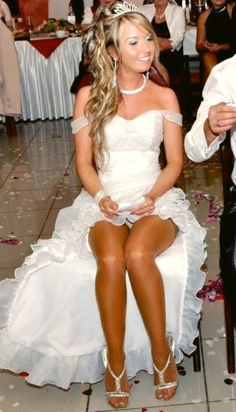 Under the skirt of Hollywood stars