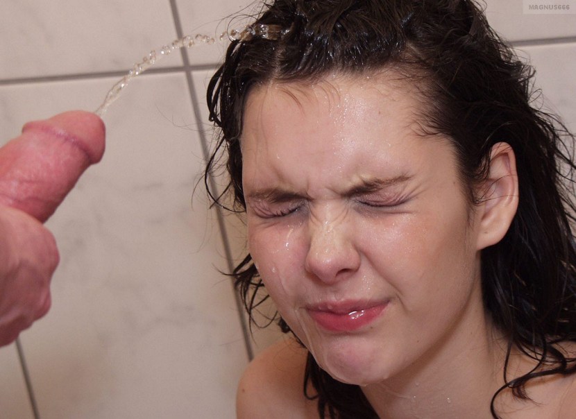 Chloe Dexker Pissing naked