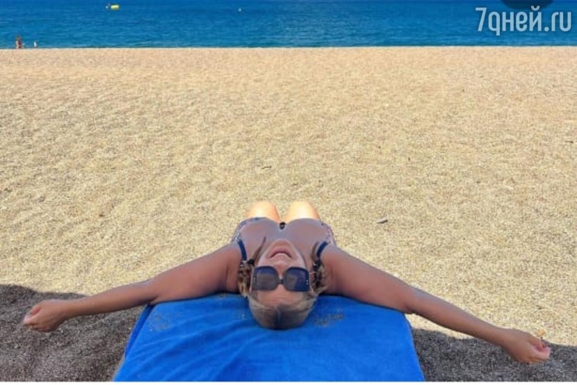 Irina Pegova on the beach