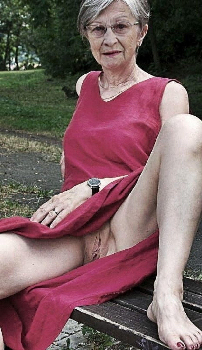 Elderly women without panties