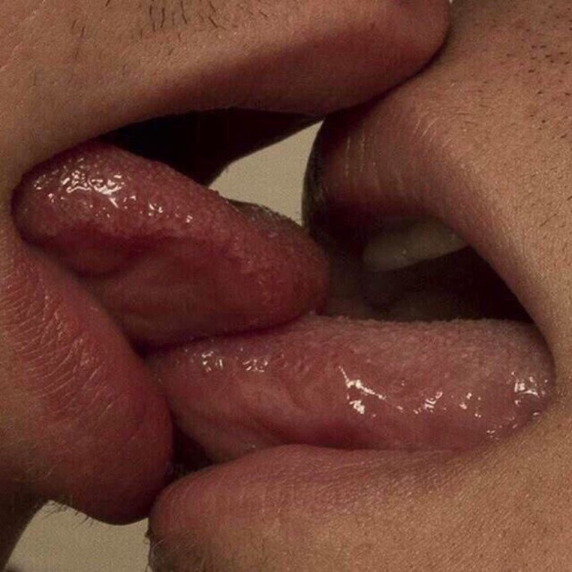 AVI LOVE Lesbian Mom