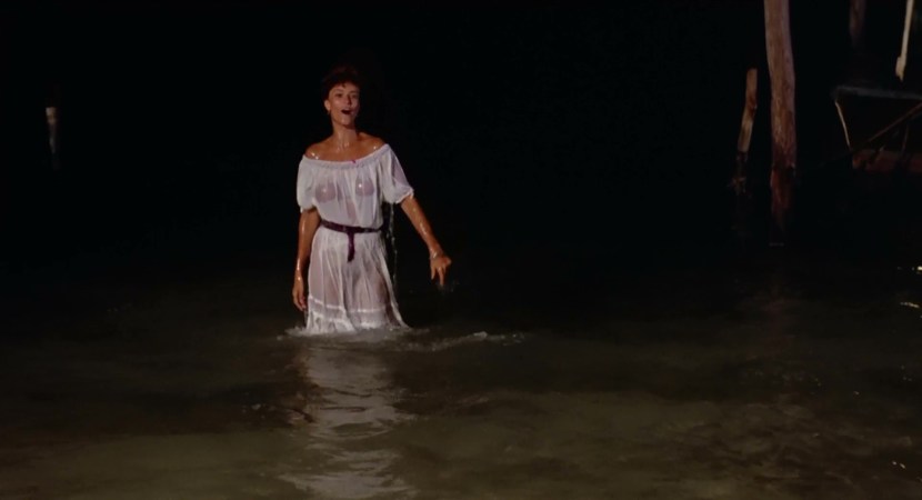 Mackenzie Davis hot nude