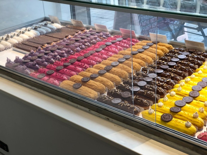 Confectionery eclair