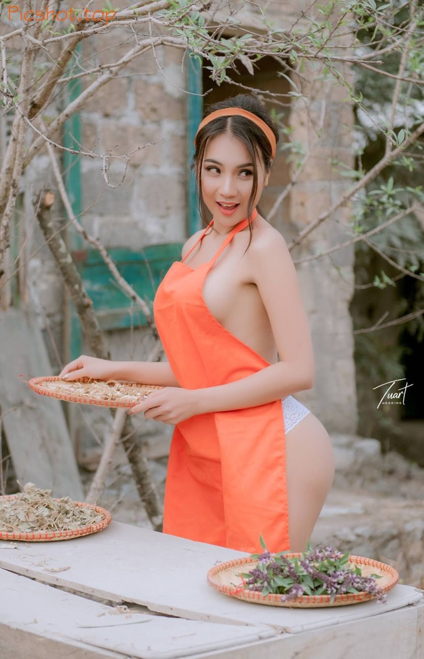 Elizaveta Torkai Vietnam