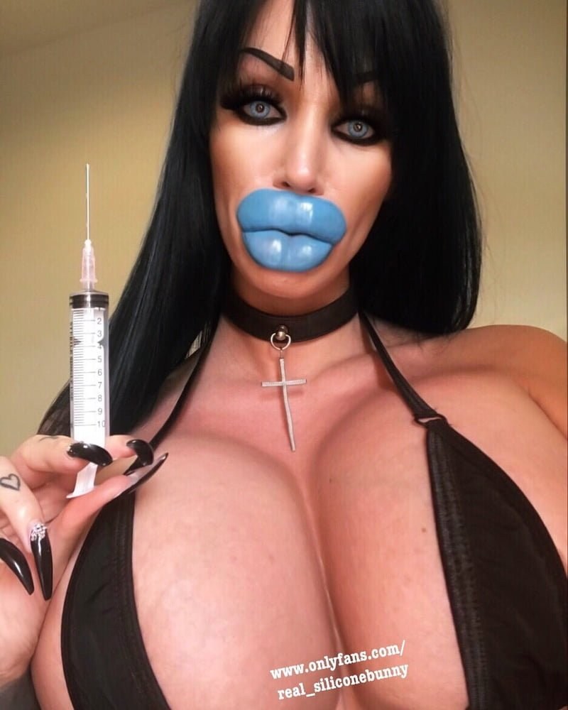 Girls with silicone tits