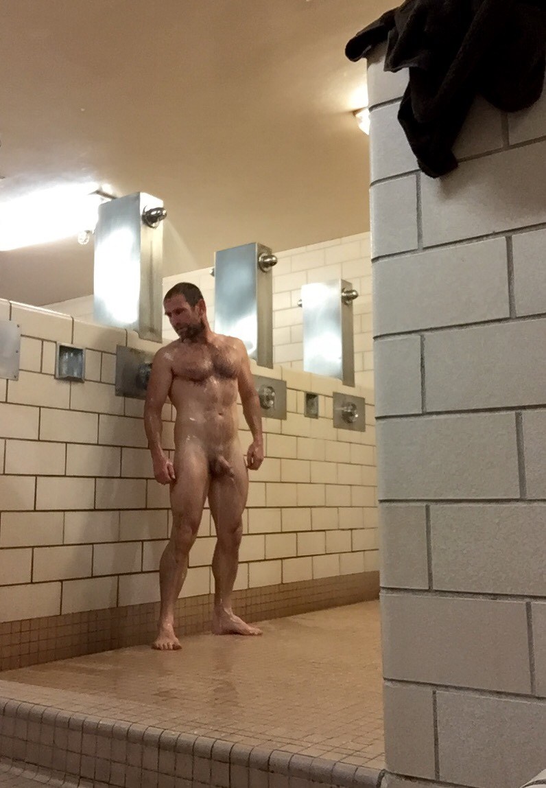 Masturbation guy is pumped up