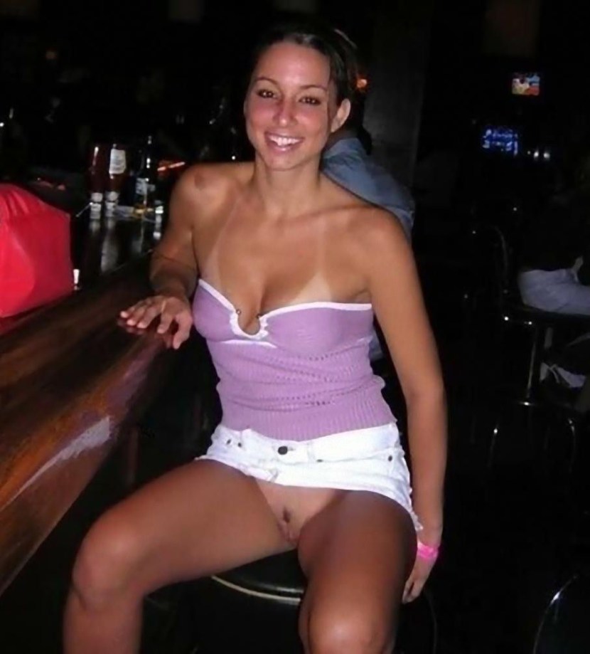 Celebrities without panties