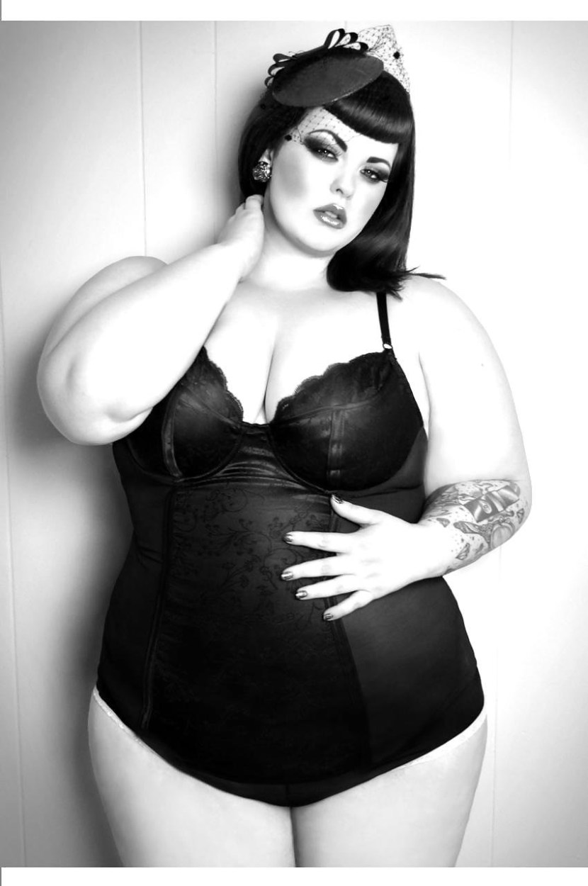Fluvia Lacerda Plus Size