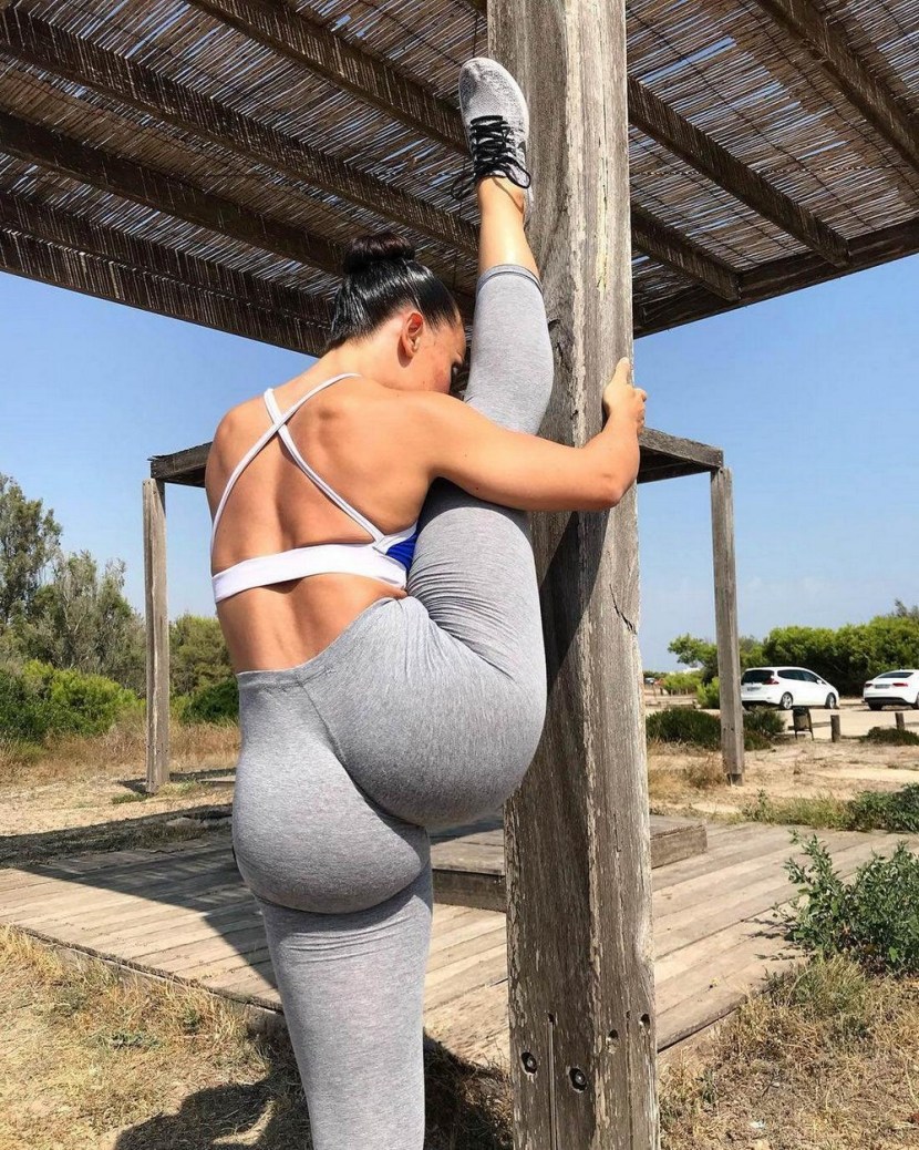 Girls with a big booty yoga