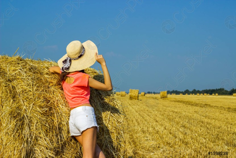 Hat with hay