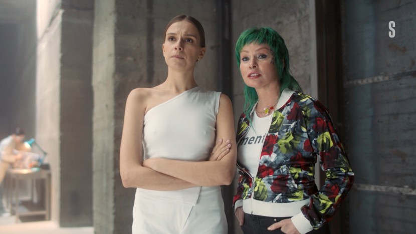 Family War series Lena