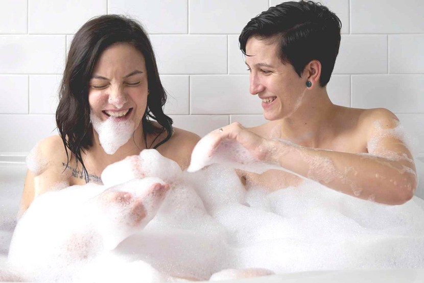 Muslims in the bathhouse