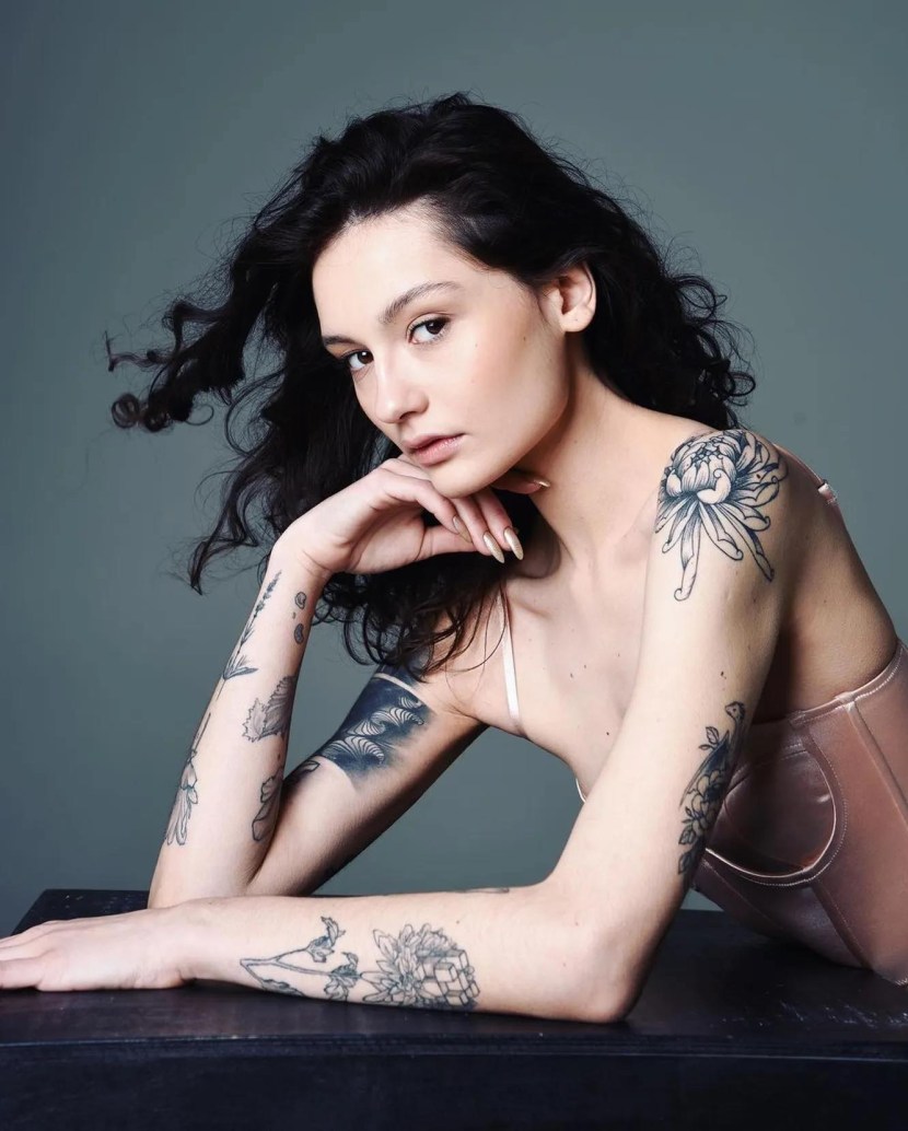 How the jester is miserable on the throne of the king how stupid people who allowed