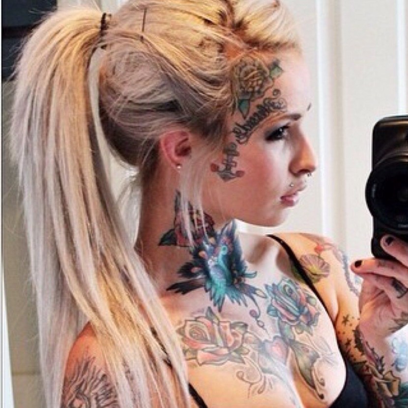 Tattoo model Caroline Grace