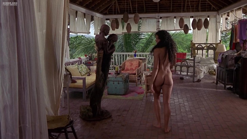 Kristen Wilson is naked