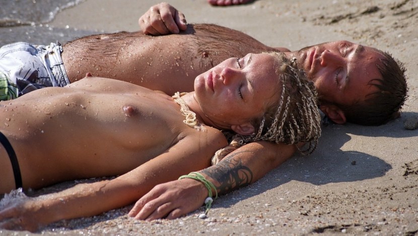 Girls undress on Kazantip