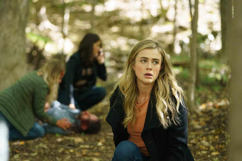 Melissa Roxblays in jeans