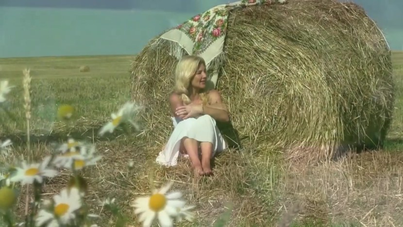 Anne Hathai Crazy 2005