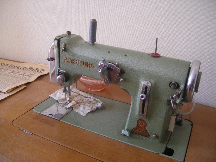 EVA ZIG Zag Import sewing machine