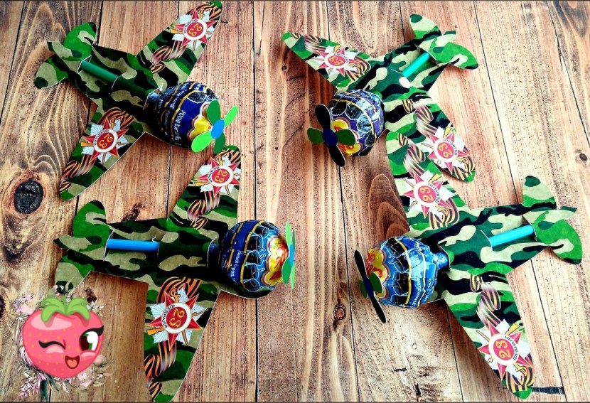 Gift to first -graders from graduates