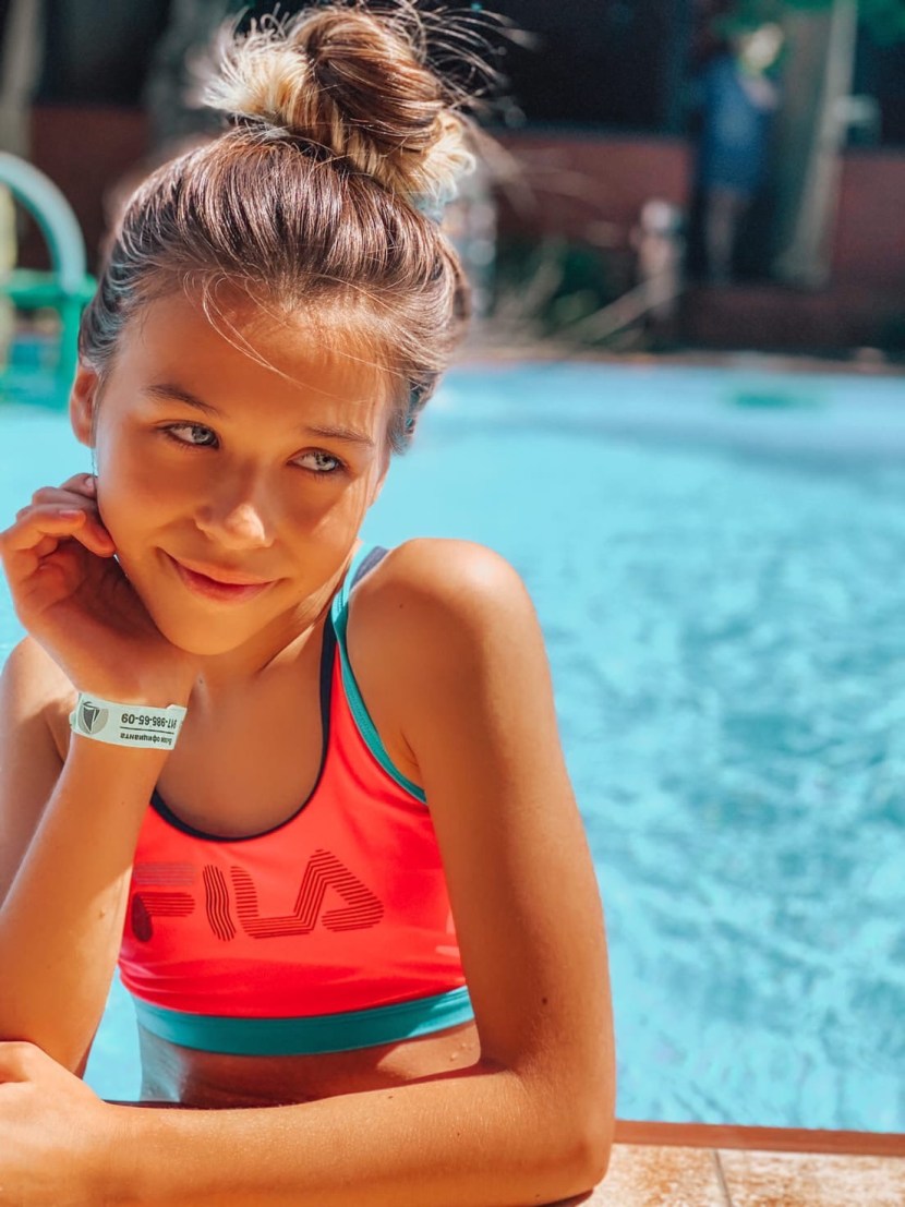 Milan Nekrasova Engels