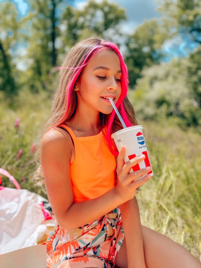 The buttocks with a pencil