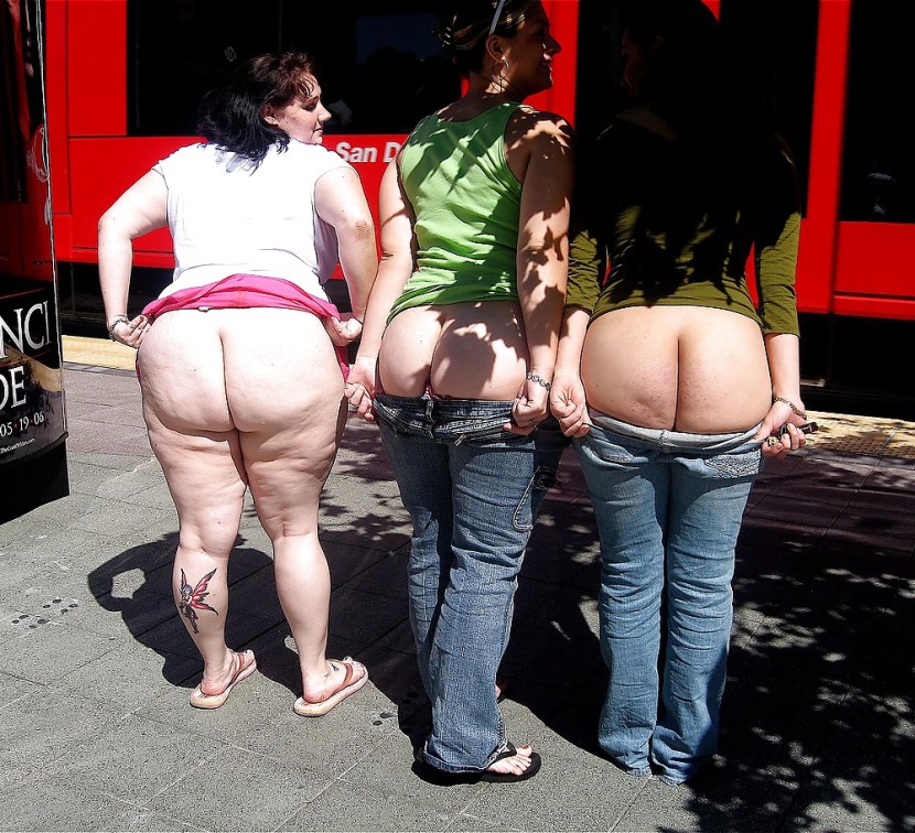 Mooning show the buttocks