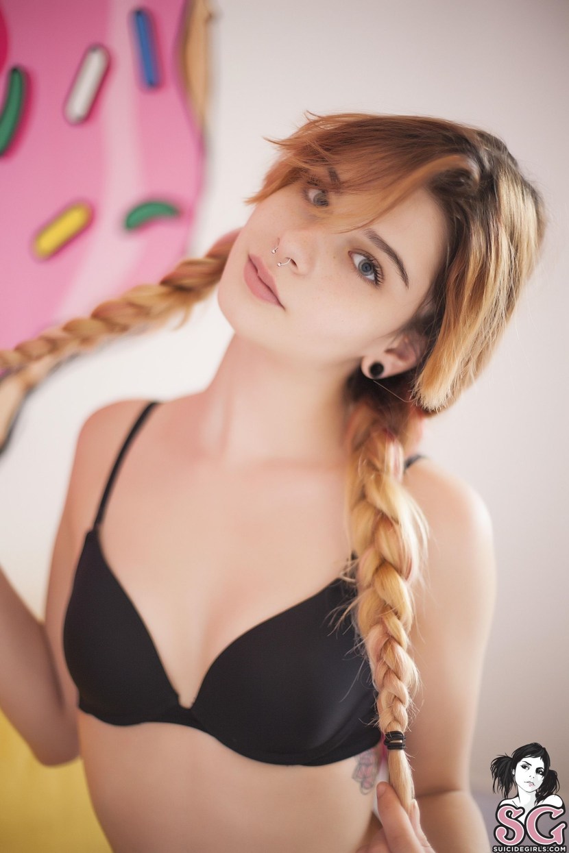 School schoolgirl's costume (top, skirt, stockings, thongs, 2 rubber bands)