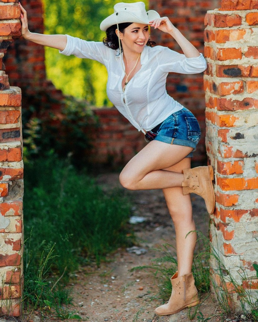 Tikhomirov’s love is naked