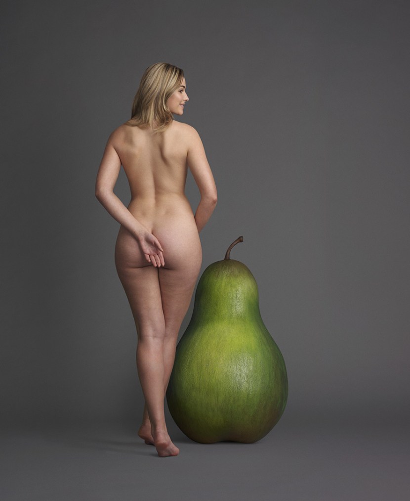 Naked women with thick hips