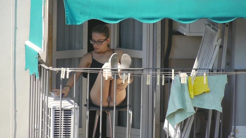 Spied without panties