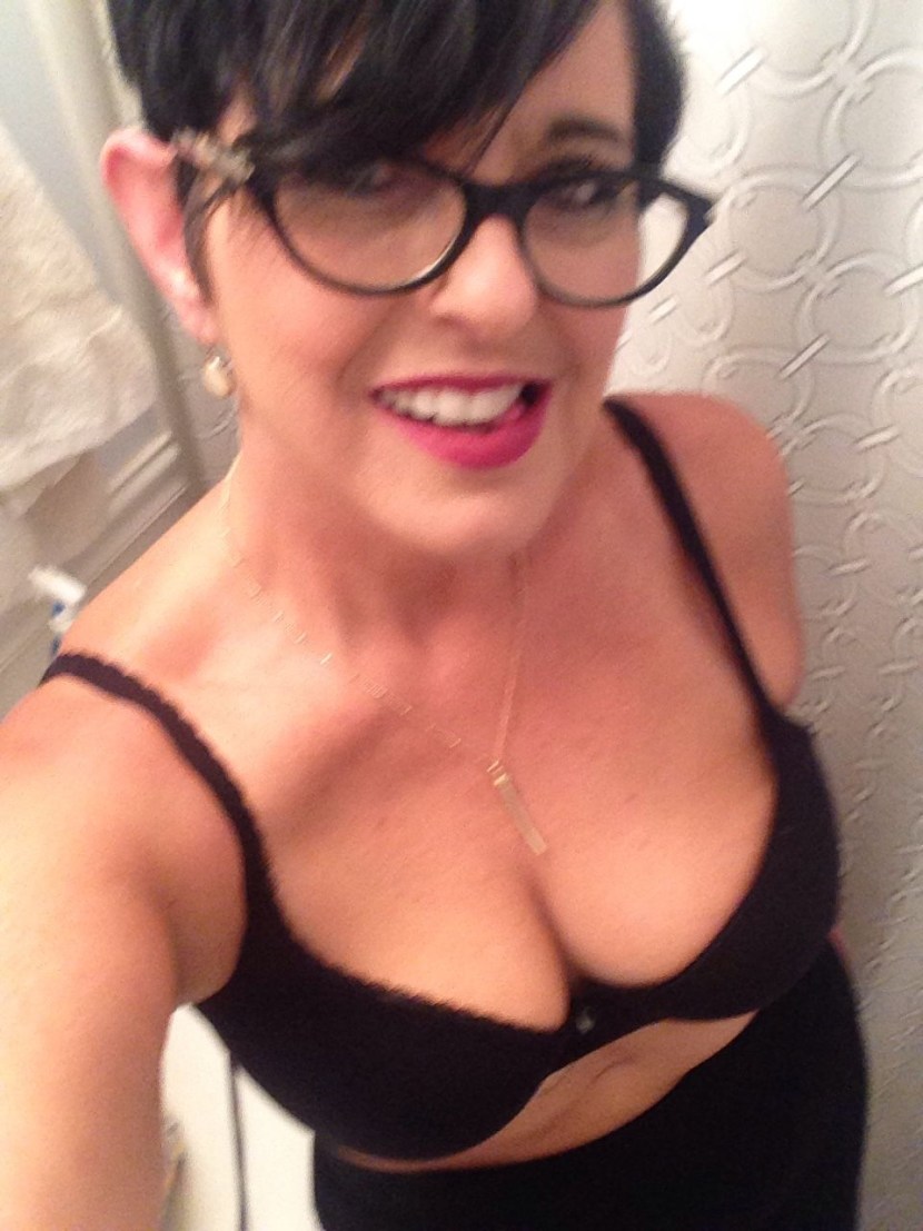 Small mature brunettes