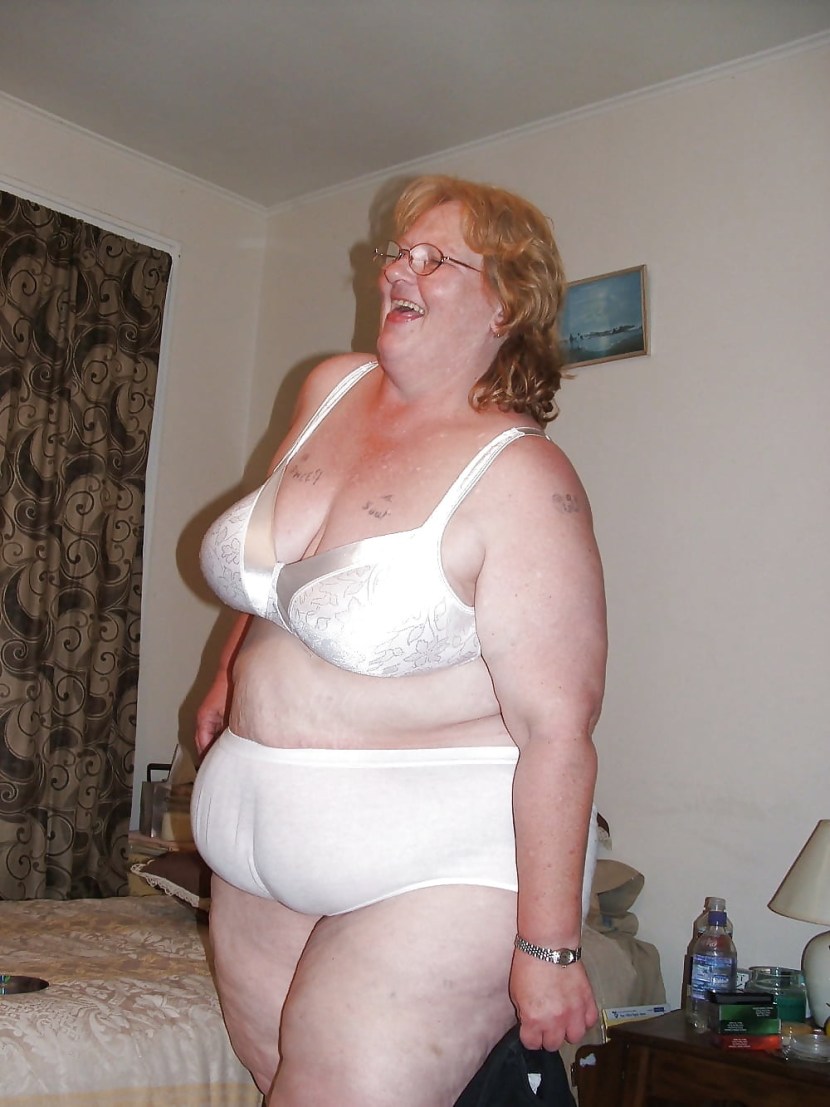 Mature full brunette